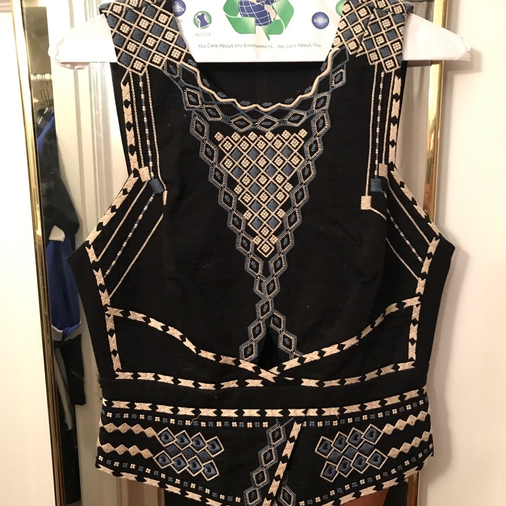 BCBG top